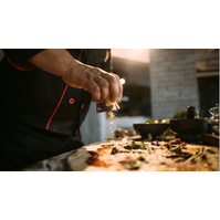 Kuchařský pracovní rondon: Výhody vhodného oblečení pro kuchaře v profi kuchyních